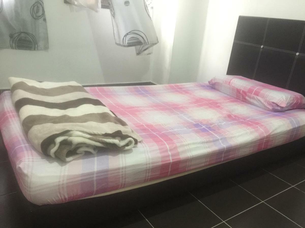 Jiaxin Hostel Ulu Tiram Exteriér fotografie